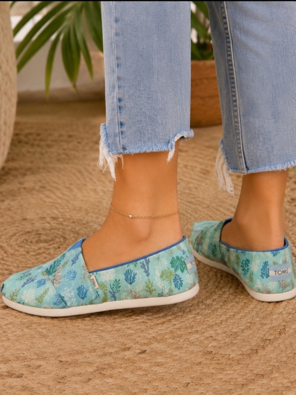TOMS Aqua Coral Reef Ocean Print Classic Slip-On Shoes Women’s Size 6